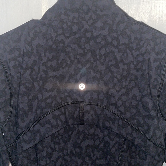 Lululemon define jacket EUC size 10 - Picture 4 of 7